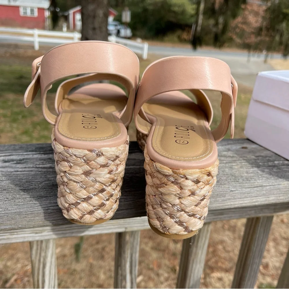 NIB Rouge Helium Platform Sandals, Size 7.5 - Picture 4 of 9